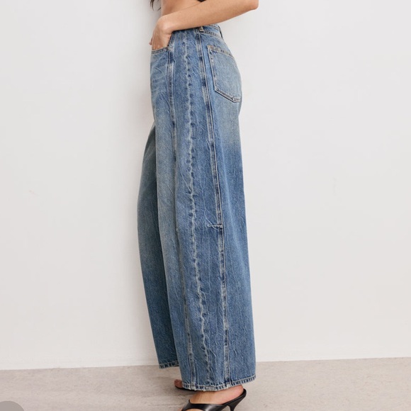 NWT Good American Extreme Barrel Jeans - Picture 2 of 3